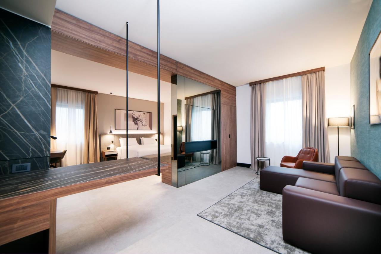 Radisson Hotel Nola Naples מראה חיצוני תמונה