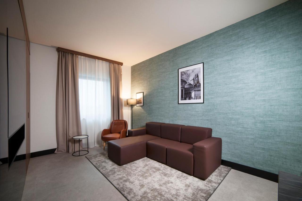 Radisson Hotel Nola Naples מראה חיצוני תמונה