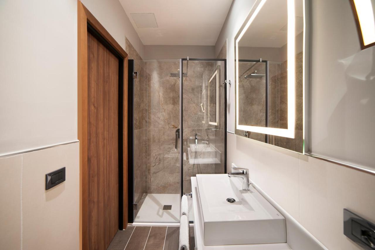 Radisson Hotel Nola Naples מראה חיצוני תמונה