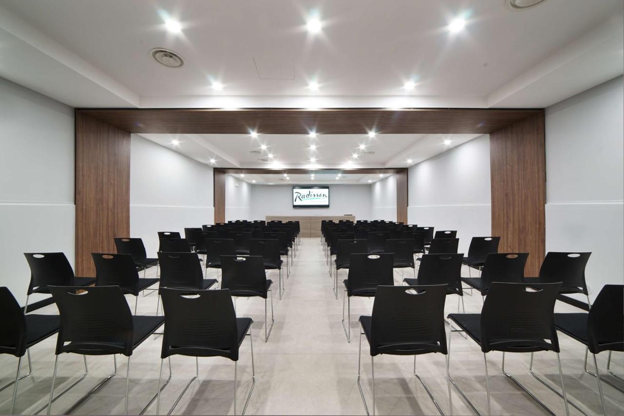 Radisson Hotel Nola Naples מראה חיצוני תמונה