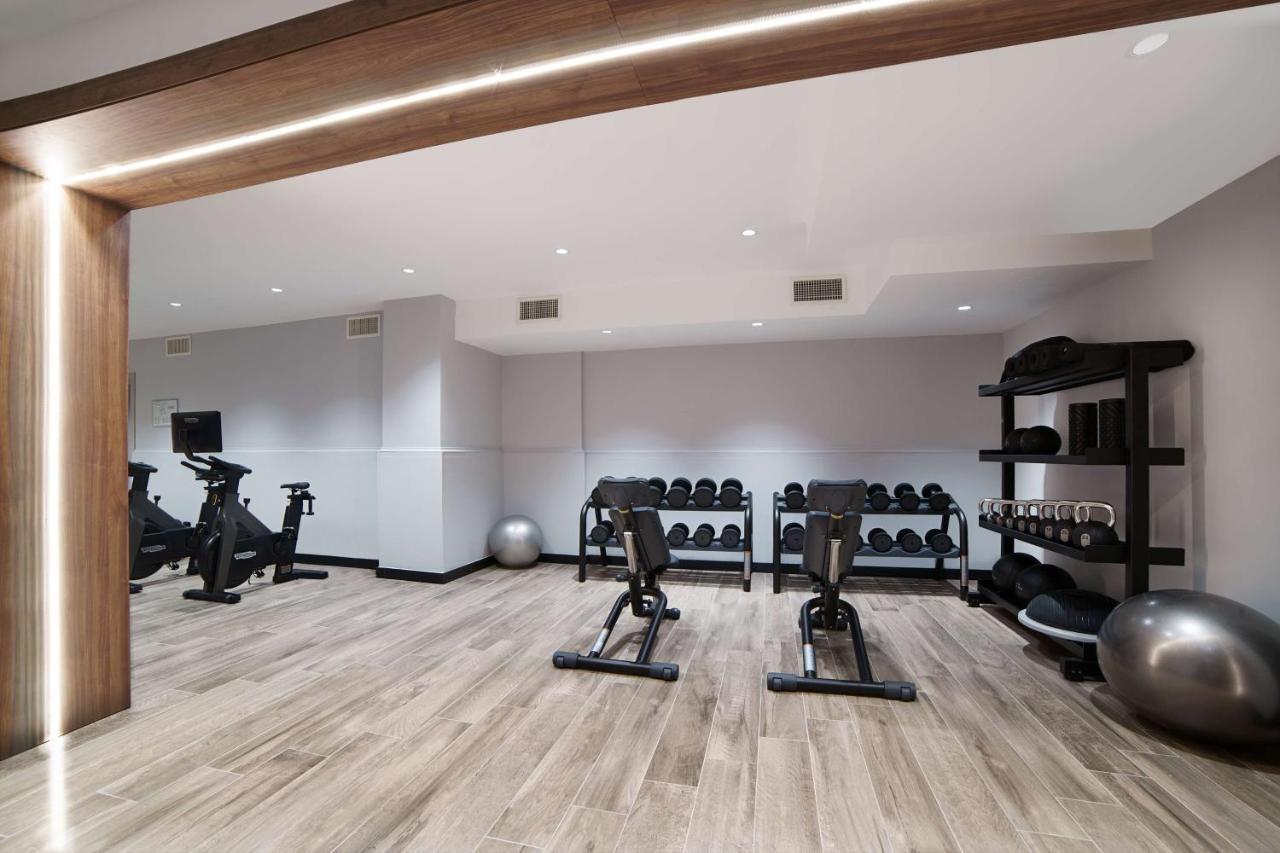 Radisson Hotel Nola Naples מראה חיצוני תמונה