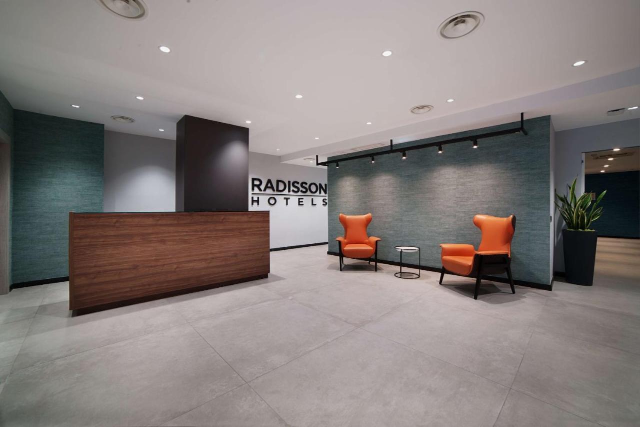 Radisson Hotel Nola Naples מראה חיצוני תמונה